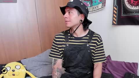 Snapshot of acid_time chatting on 02/20/25, 08:58 Jhonny online show from 02/20/25, 08:58