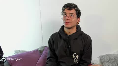 Snapshot of acid_time chatting on 10/10/25, 03:05 Jhonny online show from 10/10/25, 03:05