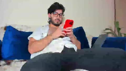 Snapshot of ackerman_eren_ chatting on 12/27/24, 07:03 R. online show from 12/27/24, 07:03