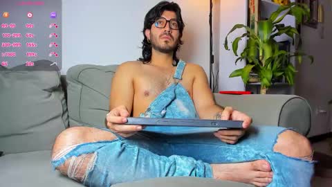 R. online show from 11/24/25, 10:37