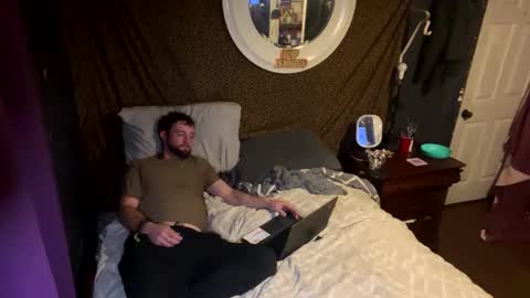 Snapshot of acouplesinners chatting on 12/19/25, 07:37 acouplesinners online show from 12/19/25, 07:37