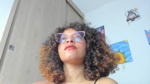 Snapshot of ada_gales_ chatting on 09/26/25, 05:22  Isa  online show from 09/26/25, 05:22