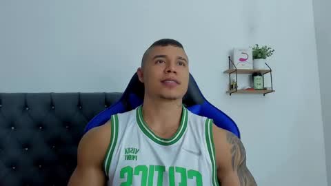 Snapshot of adam_boss chatting on 10/22/25, 09:25 adam boss online show from 10/22/25, 09:25