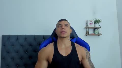 Snapshot of adam_boss chatting on 10/25/25, 07:05 adam boss online show from 10/25/25, 07:05