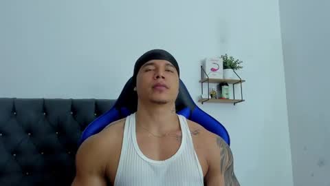 Snapshot of adam_boss chatting on 11/11/25, 09:26 adam boss online show from 11/11/25, 09:26