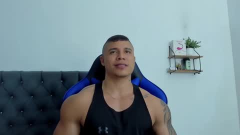 Snapshot of adam_boss chatting on 11/15/25, 06:33 adam boss online show from 11/15/25, 06:33