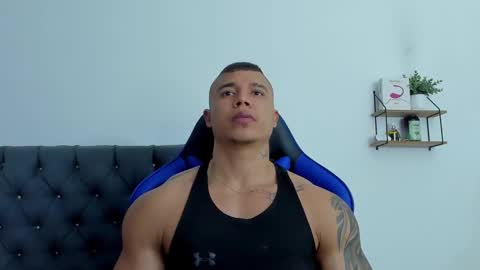 Snapshot of adam_boss chatting on 11/18/25, 08:52 adam boss online show from 11/18/25, 08:52