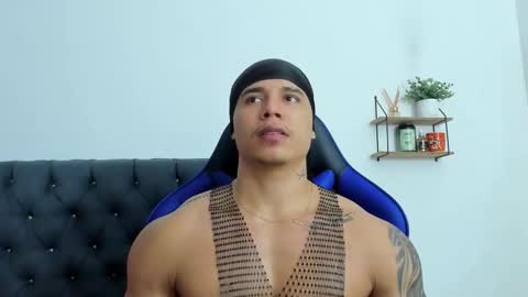 Snapshot of adam_boss chatting on 01/14/26, 08:42 adam boss online show from 01/14/26, 08:42