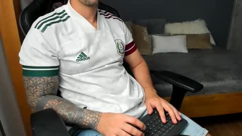 adam clarke online show from 06/11/26, 02:53