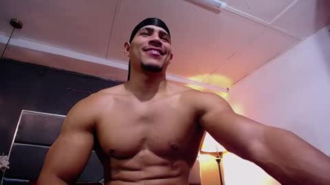 adam_fit19cm online show from 10/07/25, 02:36