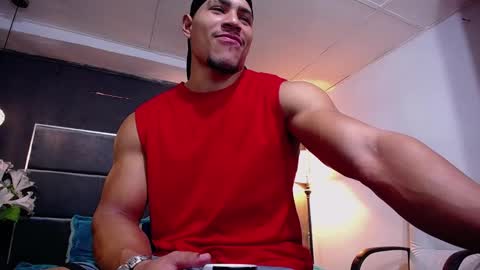 adam_fit19cm online show from 11/14/25, 02:05