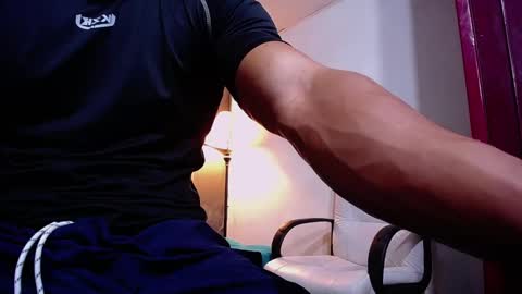 adam_fit19cm online show from 11/20/25, 02:06