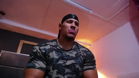 Snapshot of adam_fit19cm chatting on 04/22/26, 01:56 adam_fit19cm online show from 04/22/26, 01:56