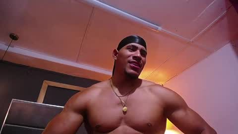 Snapshot of adam_fit19cm chatting on 05/04/26, 02:35 adam_fit19cm online show from 05/04/26, 02:35