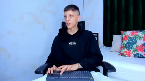 Snapshot of adam_hard_ chatting on 01/22/25, 07:45 Adam online show from 01/22/25, 07:45