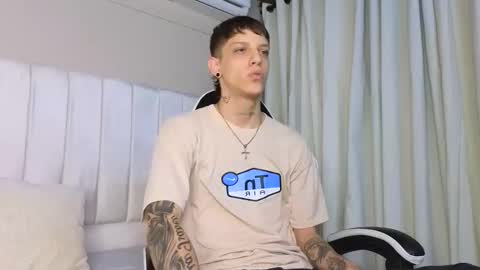 Snapshot of adam_hard_ chatting on 09/15/25, 07:14 Adam online show from 09/15/25, 07:14