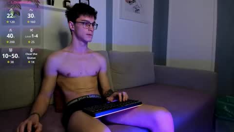 Snapshot of adam_porrter chatting on 01/15/26, 12:32 Adam online show from 01/15/26, 12:32