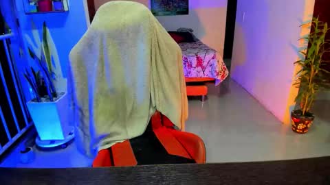 Adam Valencia online show from 11/05/25, 04:12