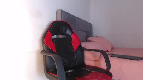 Snapshot of adama_soa chatting on 04/04/26, 04:55 Hello guys excuse my absence I will be absent for several days for health reasons I hope you understand thank you very much. online show from 04/04/26, 04:55