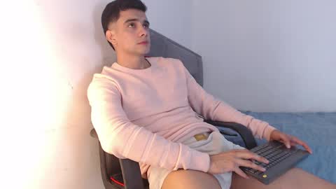 Snapshot of adama_soa chatting on 04/07/26, 04:46 Hello guys excuse my absence I will be absent for several days for health reasons I hope you understand thank you very much. online show from 04/07/26, 04:46