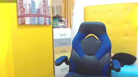 Snapshot of adamcoox chatting on 01/26/25, 03:03 Adam online show from 01/26/25, 03:03