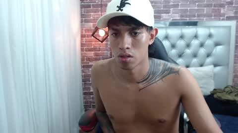 Snapshot of adamcoox chatting on 03/09/25, 04:44 Adam online show from 03/09/25, 04:44