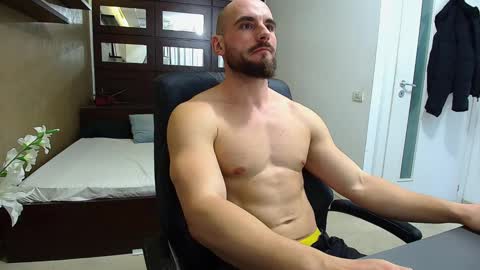 Snapshot of adamjameson chatting on 02/19/25, 09:39 AdamJameson online show from 02/19/25, 09:39