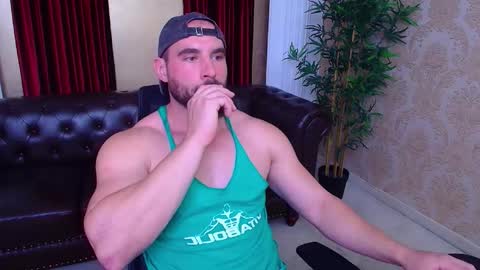Snapshot of adamjameson chatting on 09/28/25, 06:52 AdamJameson online show from 09/28/25, 06:52