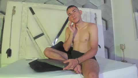 adammendoza34 online show from 09/19/25, 02:46