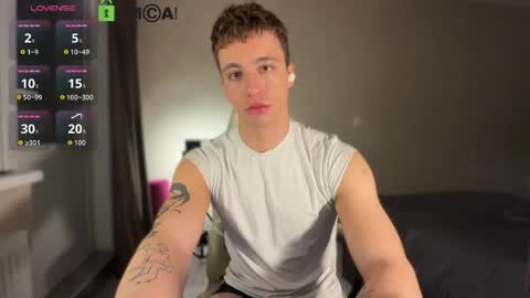 Hi Im Adam Glad to see u here 3 And its my first day online show from 04/30/26, 10:25
