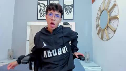 Adams Bobby online show from 11/19/25, 11:21