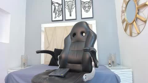 Adams Bobby online show from 11/25/25, 11:21