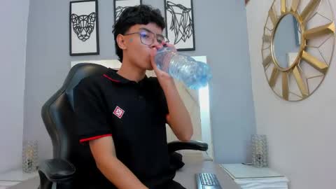 Adams Bobby online show from 05/01/26, 11:04