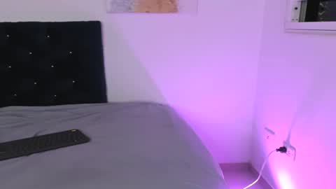 Snapshot of adams_niki chatting on 12/17/24, 11:16 ADAMS Y NIKI online show from 12/17/24, 11:16