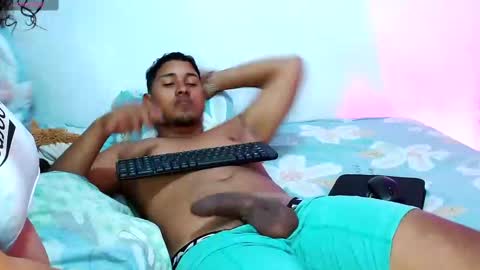 Snapshot of adams_niki chatting on 02/14/25, 04:47 ADAMS Y NIKI online show from 02/14/25, 04:47