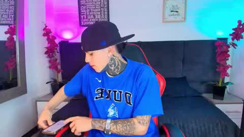 AdamsWalkerr  online show from 02/25/26, 12:26