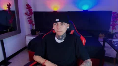 AdamsWalkerr  online show from 05/06/26, 01:27