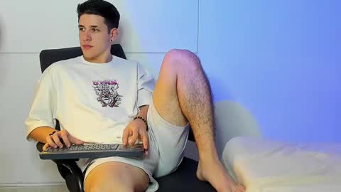 Snapshot of adan_rivas chatting on 01/15/25, 02:17 adan online show from 01/15/25, 02:17