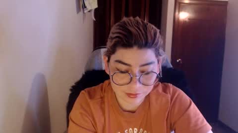 Snapshot of adan_romanoff chatting on 06/07/26, 05:44 adan_romanoff online show from 06/07/26, 05:44