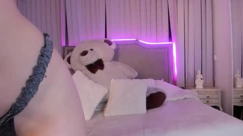 Snapshot of adara__star chatting on 03/18/26, 03:42 adara__star online show from 03/18/26, 03:42