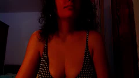 amy        online show from 11/04/25, 12:04