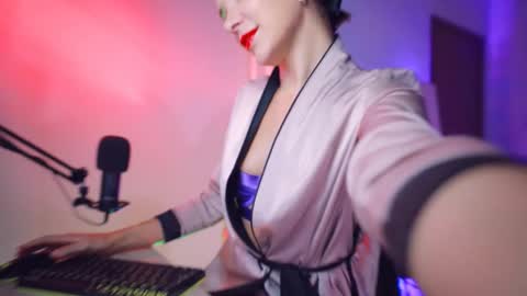 Snapshot of addictsqueen chatting on 05/29/26, 05:16 ADDICTION online show from 05/29/26, 05:16