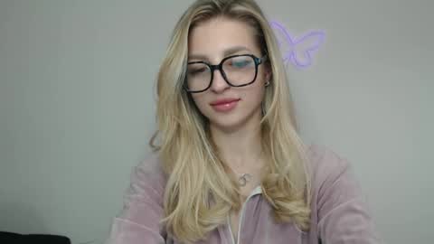 Kristina online show from 12/10/24, 04:17