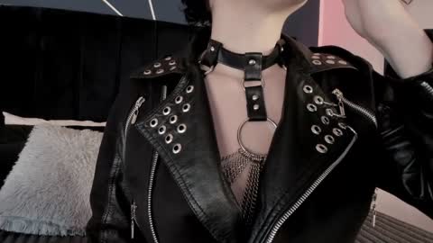 Ade  online show from 12/18/24, 07:52