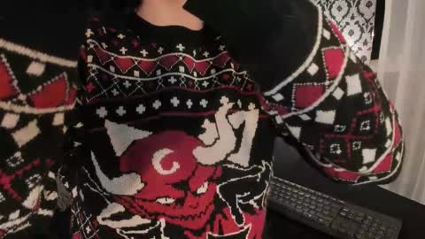 Snapshot of adeelinee chatting on 12/18/25, 08:04 Ade online show from 12/18/25, 08:04