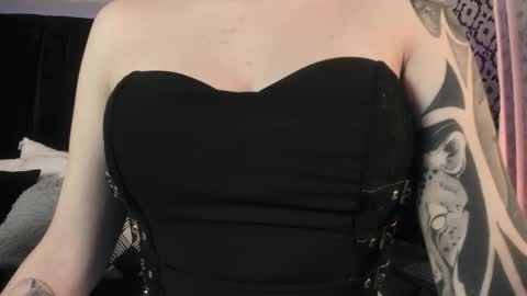 Snapshot of adeelinee chatting on 02/03/26, 07:41 Ade online show from 02/03/26, 07:41