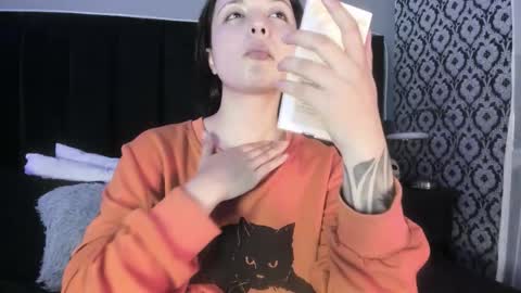 Snapshot of adeelinee chatting on 03/07/26, 08:17 Ade online show from 03/07/26, 08:17