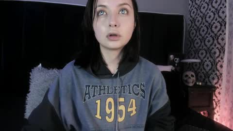 Snapshot of adeelinee chatting on 03/27/26, 08:08 Ade online show from 03/27/26, 08:08