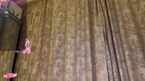 Adele online show from 02/15/26, 01:13