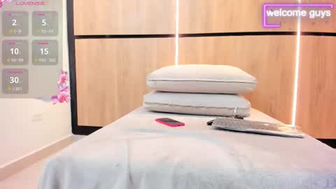 adela chase online show from 11/20/25, 02:56